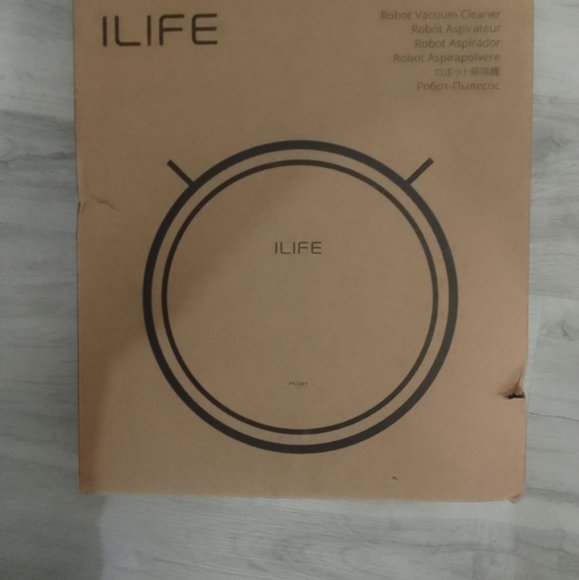 ROBOT VACUUM CLEANER - Picture 3 of 4